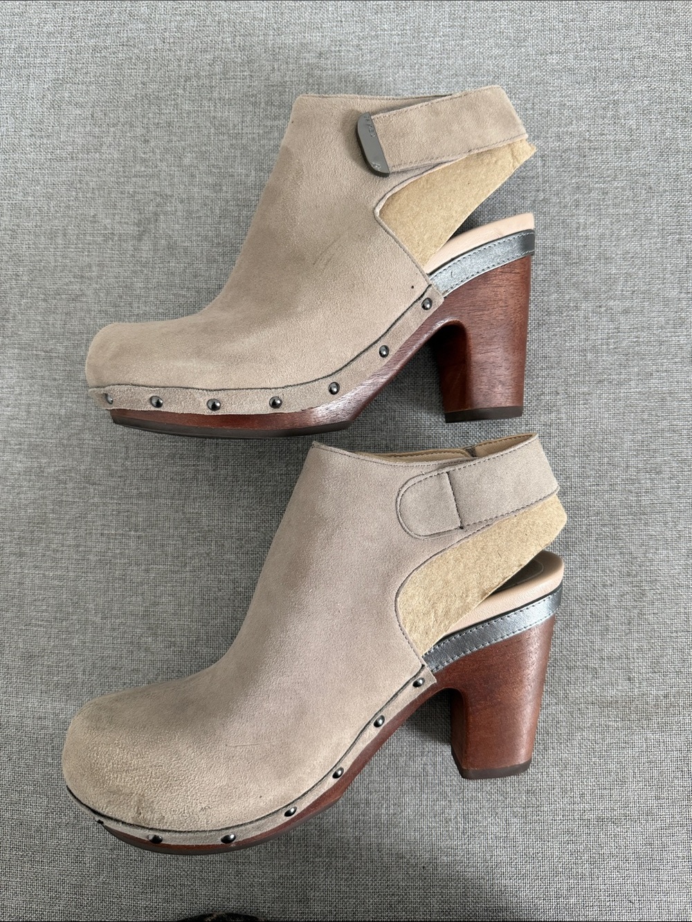 Jambu Colette Leather Platform Clog Booties Gray Taupe Wood Heel
NWOT - Picture 8 of 13